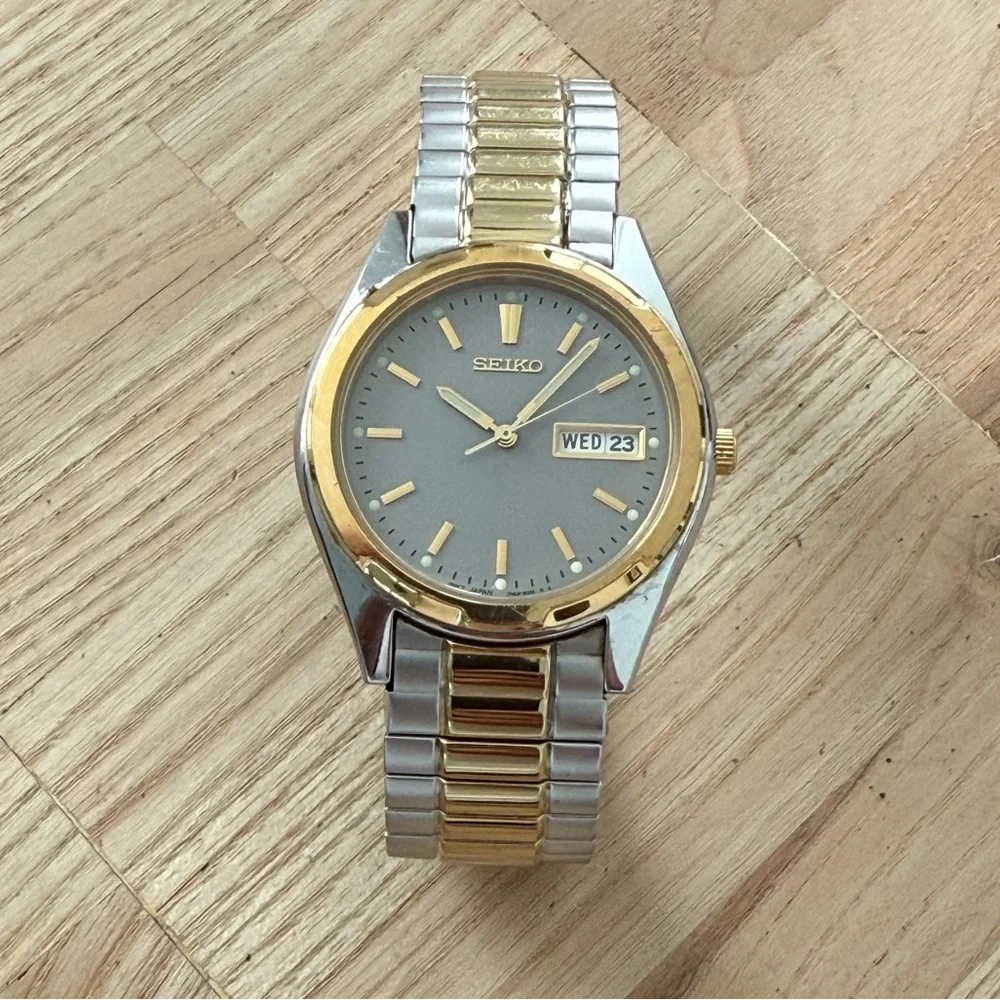 Seiko Gray Dial Watch Two-Tone Stretch Bracelet Case Day Date Window New Battery